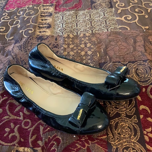 Authentic Prada logo flats - Picture 12 of 13